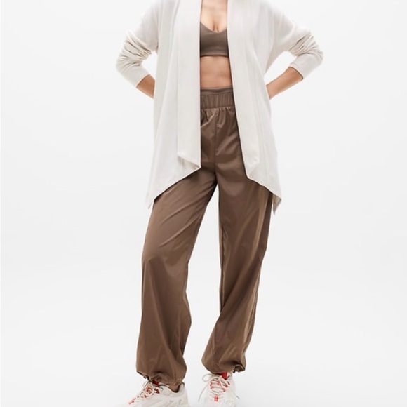 Athleta Pranayama Restore Rib Wrap
Color Bone Rib - Picture 2 of 6